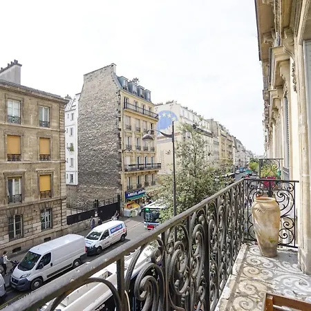 Apartment Spacious Flat With View On The Sacre Coeur