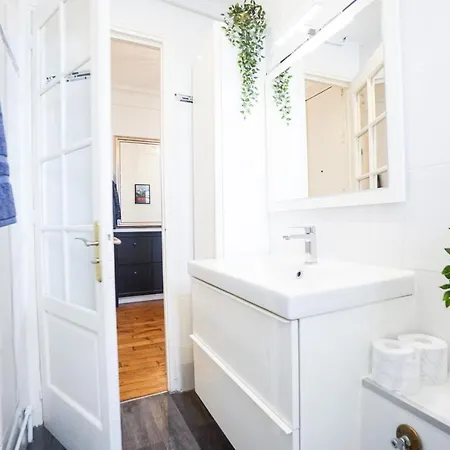 Spacious Flat With View On The Sacre Coeur Paris